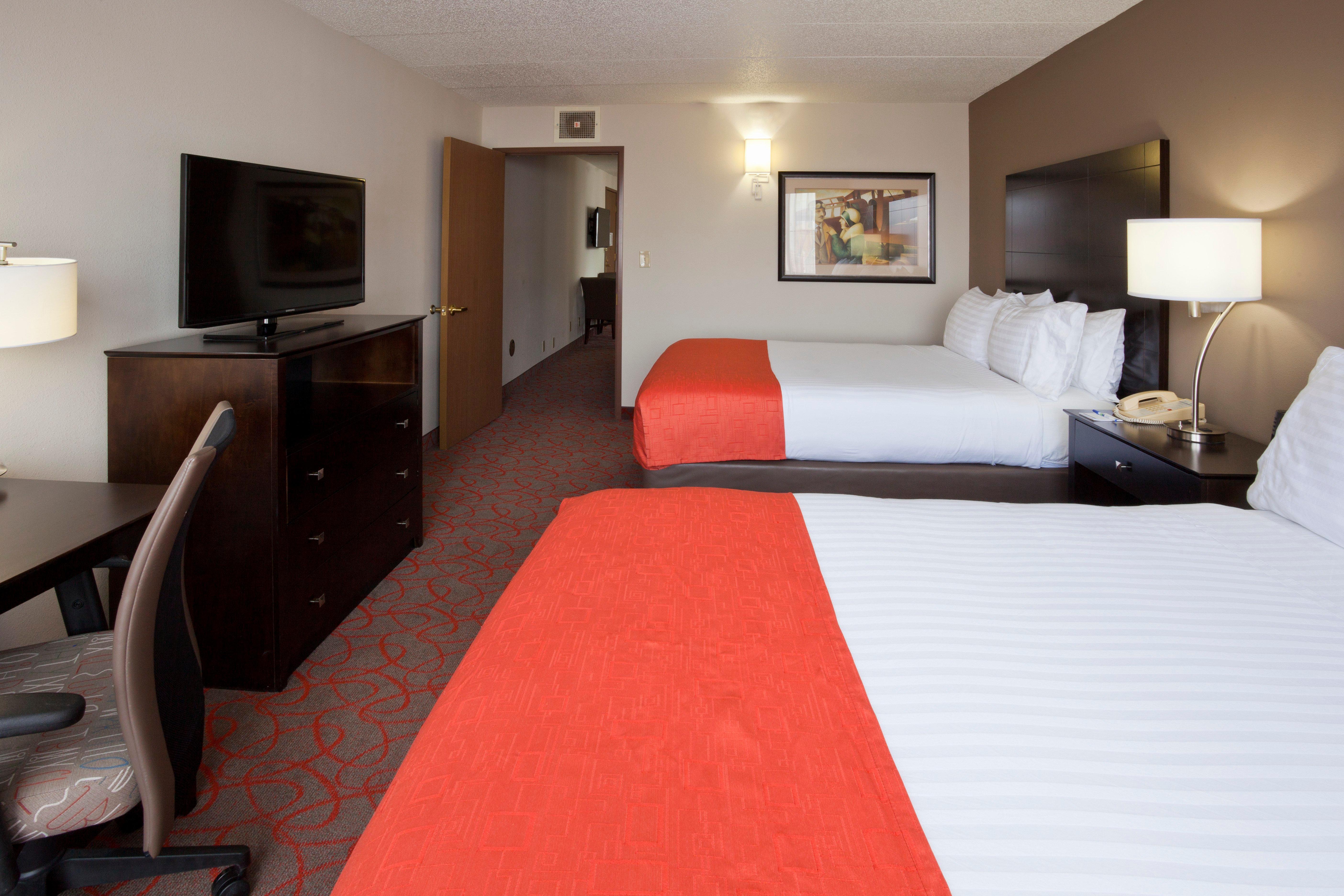 Holiday Inn Express & Suites Bloomington West By Ihg Esterno foto