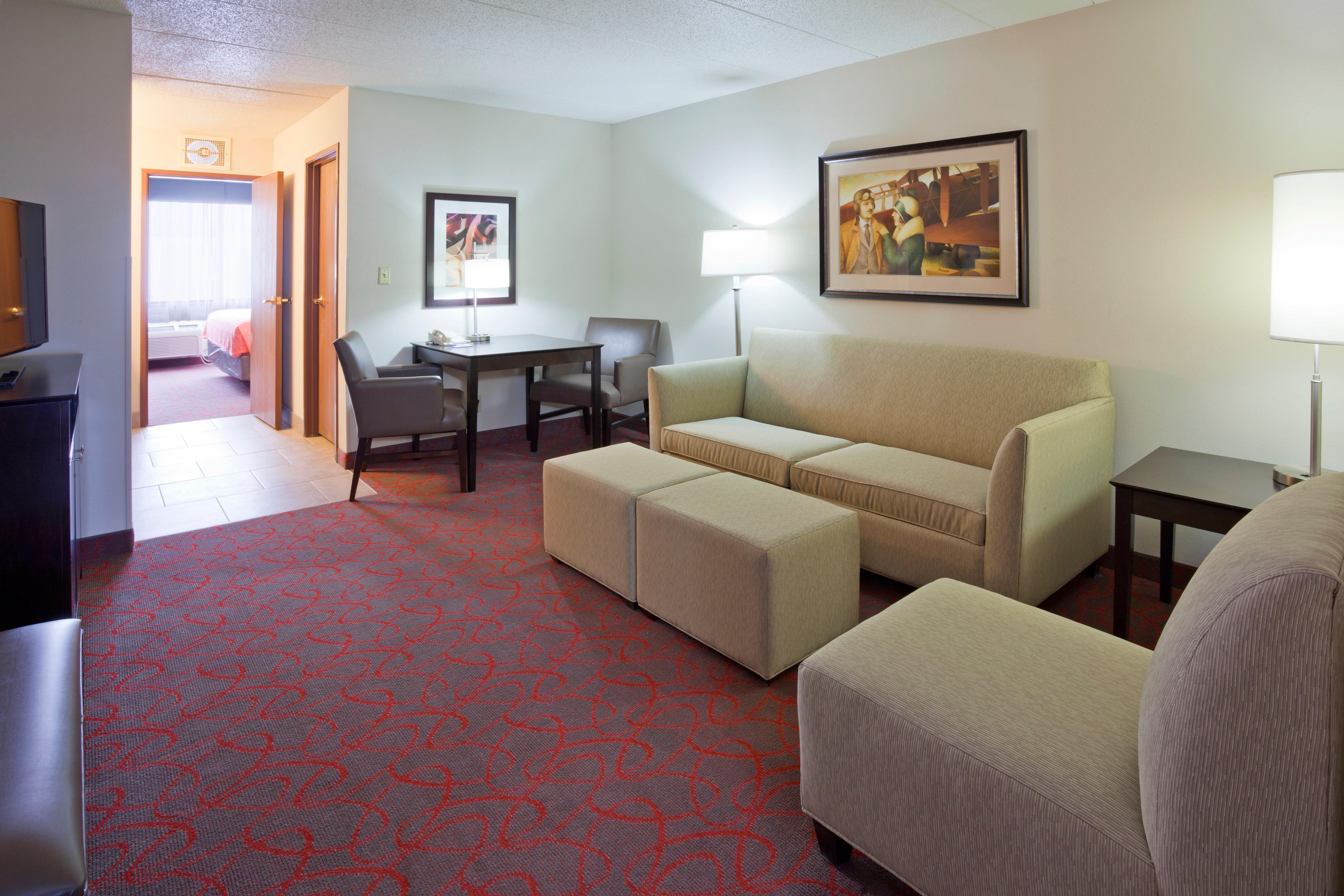 Holiday Inn Express & Suites Bloomington West By Ihg Esterno foto