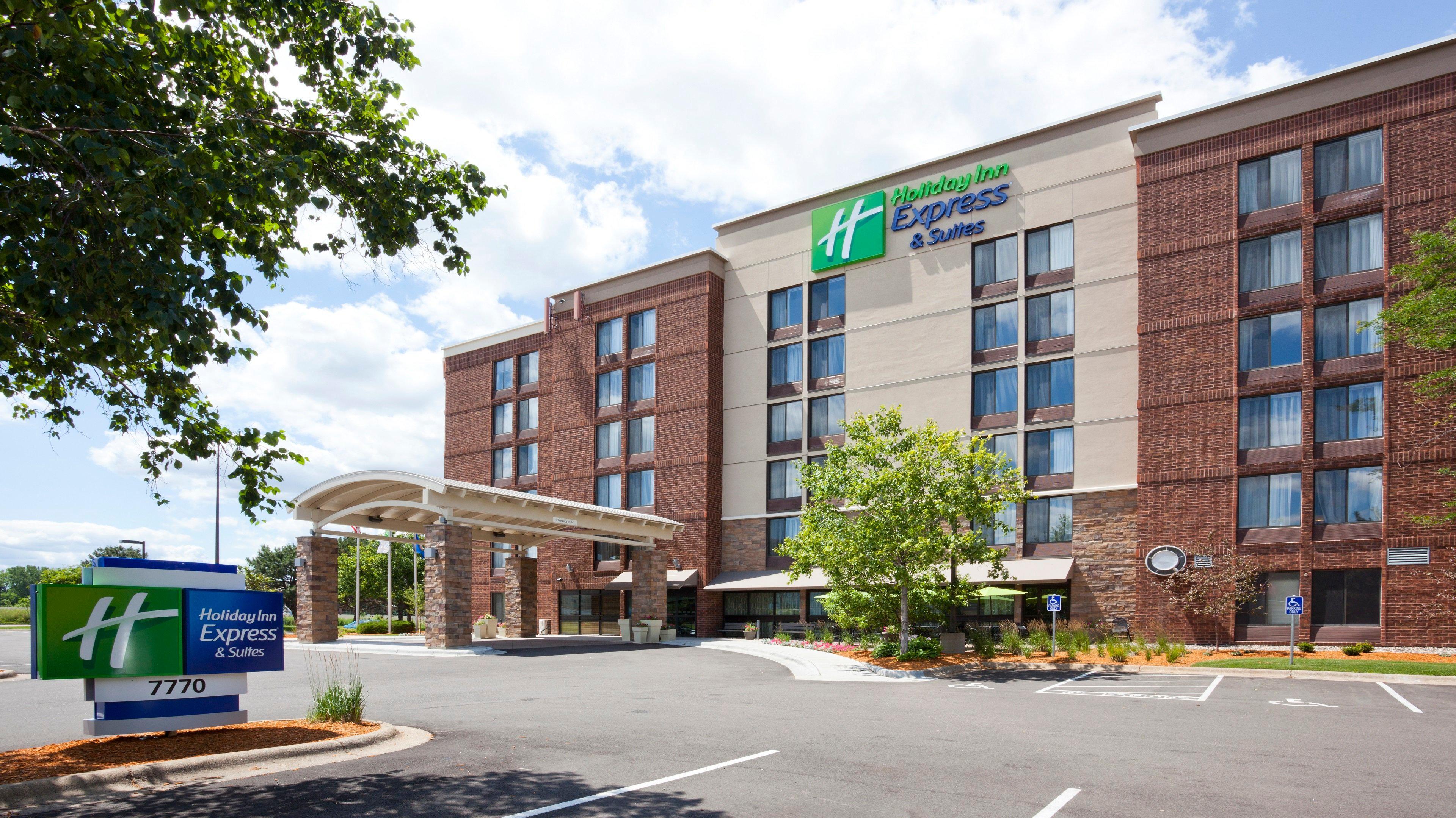 Holiday Inn Express & Suites Bloomington West By Ihg Esterno foto
